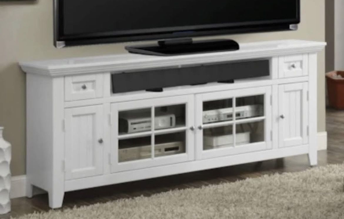 62” TV/Entertainment Center