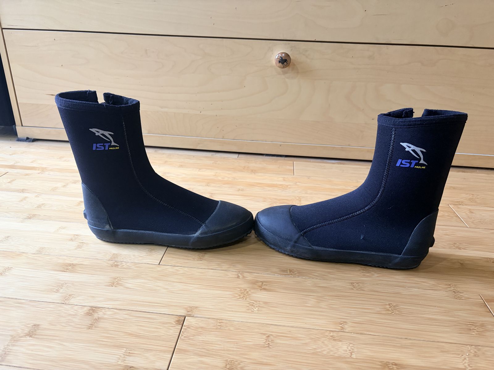 IST Proline 7mm Neoprene Dive Boots – Size 7 (EU 39) – Excellent Condition