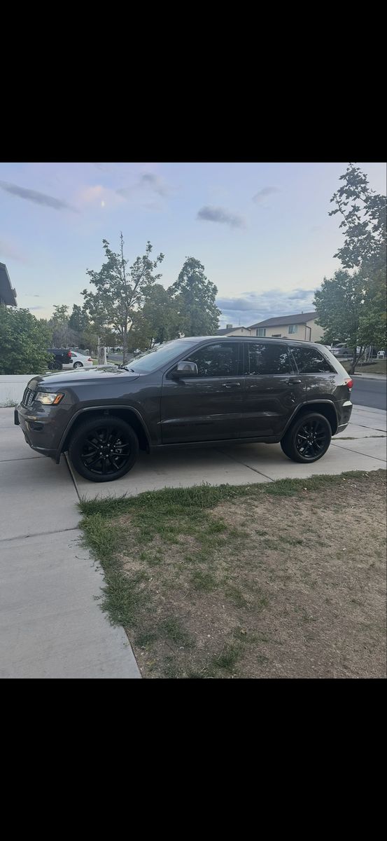 2021 Jeep Grand Cherokee Laredo