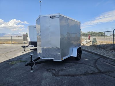 New Look ST DLX 5X8 Enclosed Trailer!