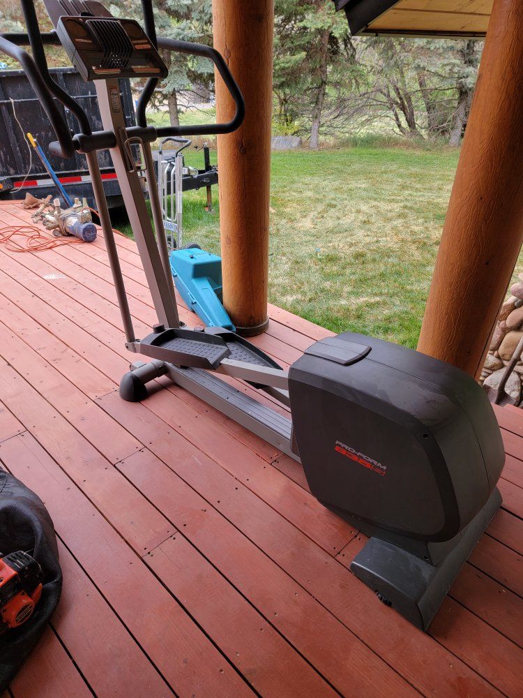Pro-Form 835 Elliptical Trainer - Home Fitness Machine