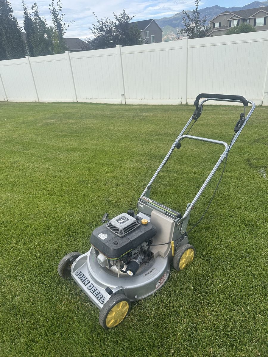 John Deere 14PB 21-inch Tri-Cycler Self-Propelled Gas Walk-Behind Lawn Mower