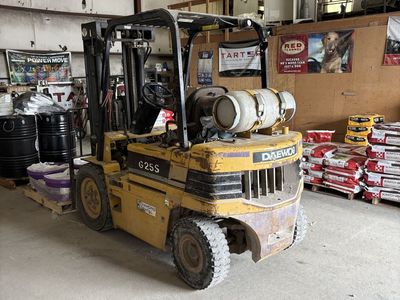 Daewoo G25S LPG Forklift Industrial Warehouse Lift Truck