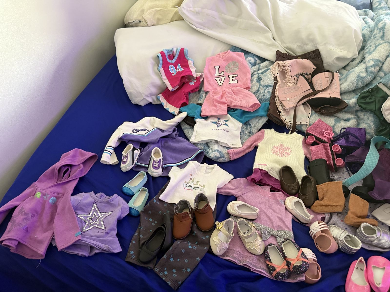 Over 100 items!!! American Girl Doll Clothes & Accessories Lot - Over 25 pairs of shoes, Mixed Styles, Good Condition