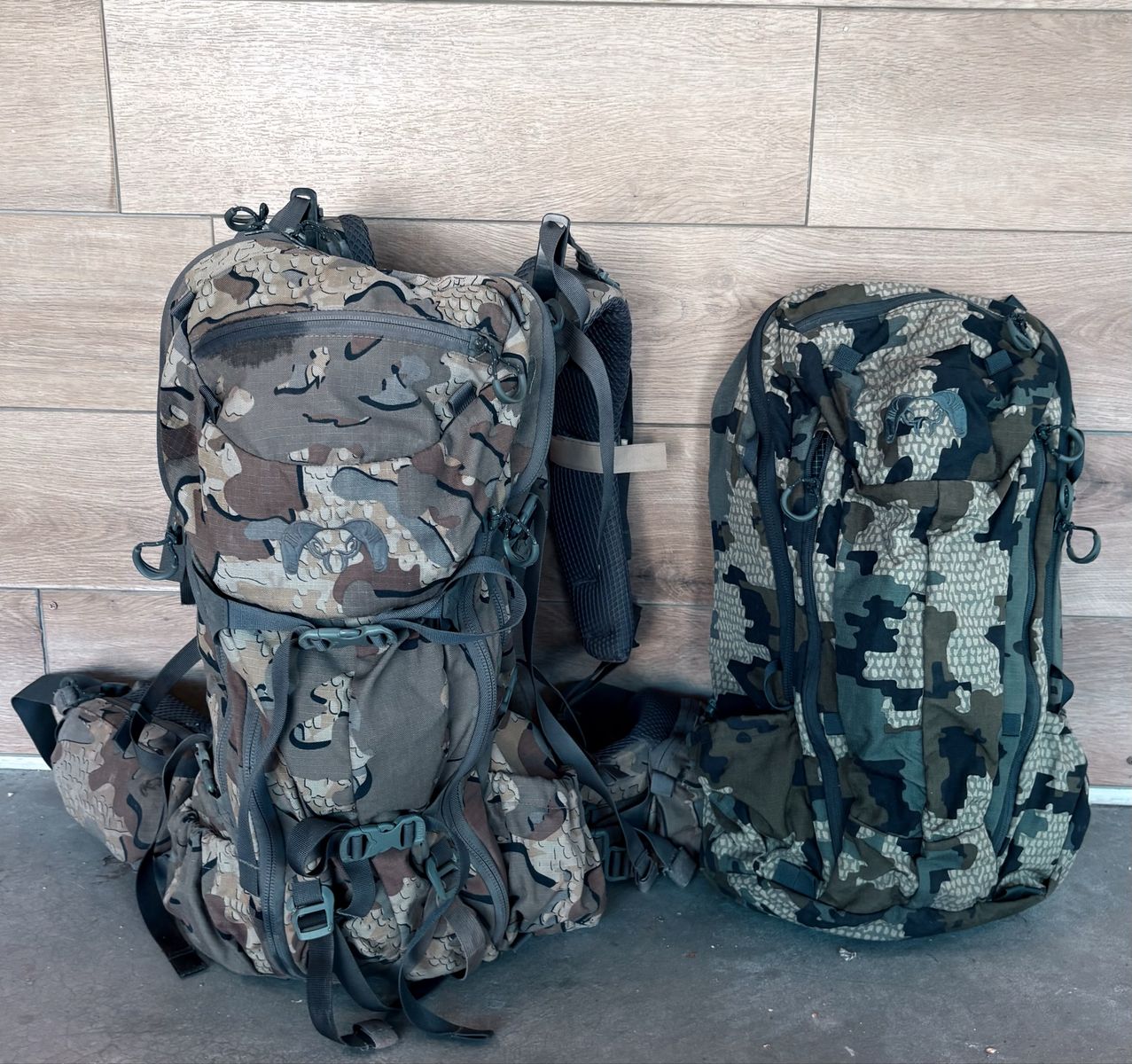 KUIU PRO Carbon Frame Backpack 2300 &1850