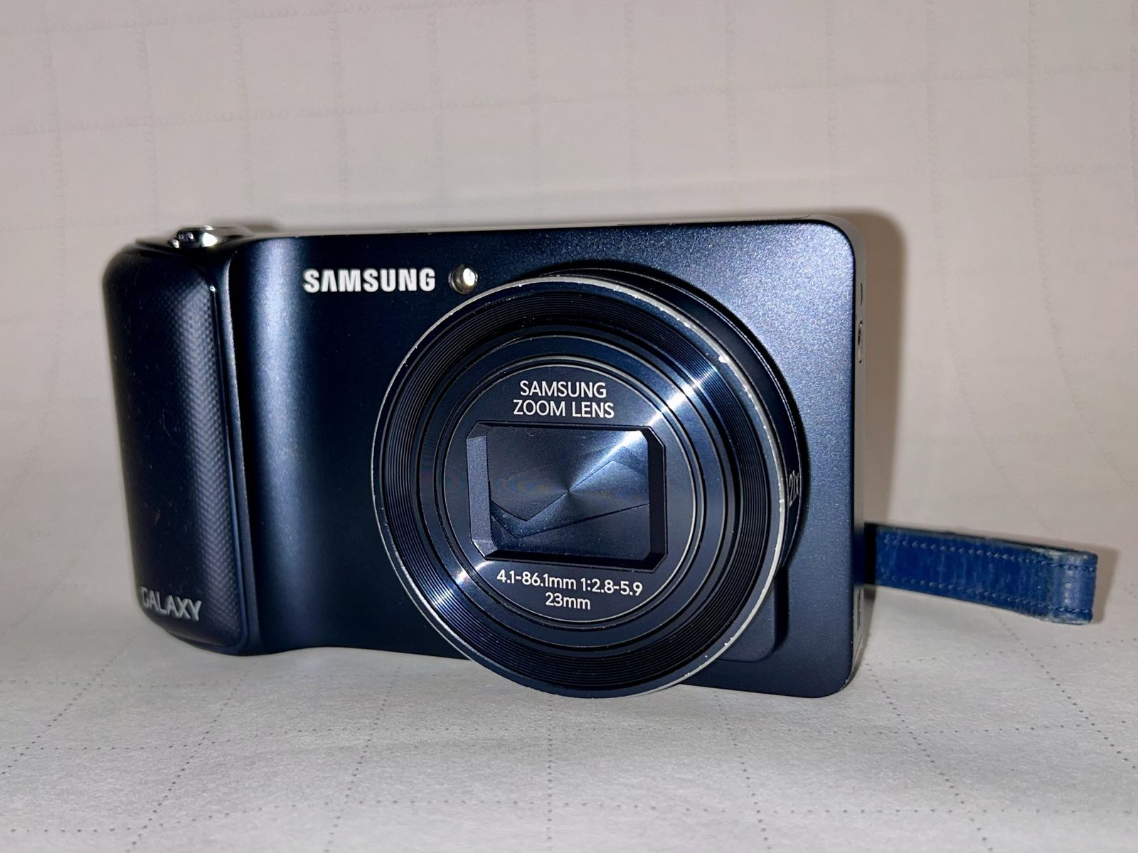 Samsung Galaxy Camera EK-GC120 16.3MP 21x Zoom Wi-Fi Android Camera Excellent