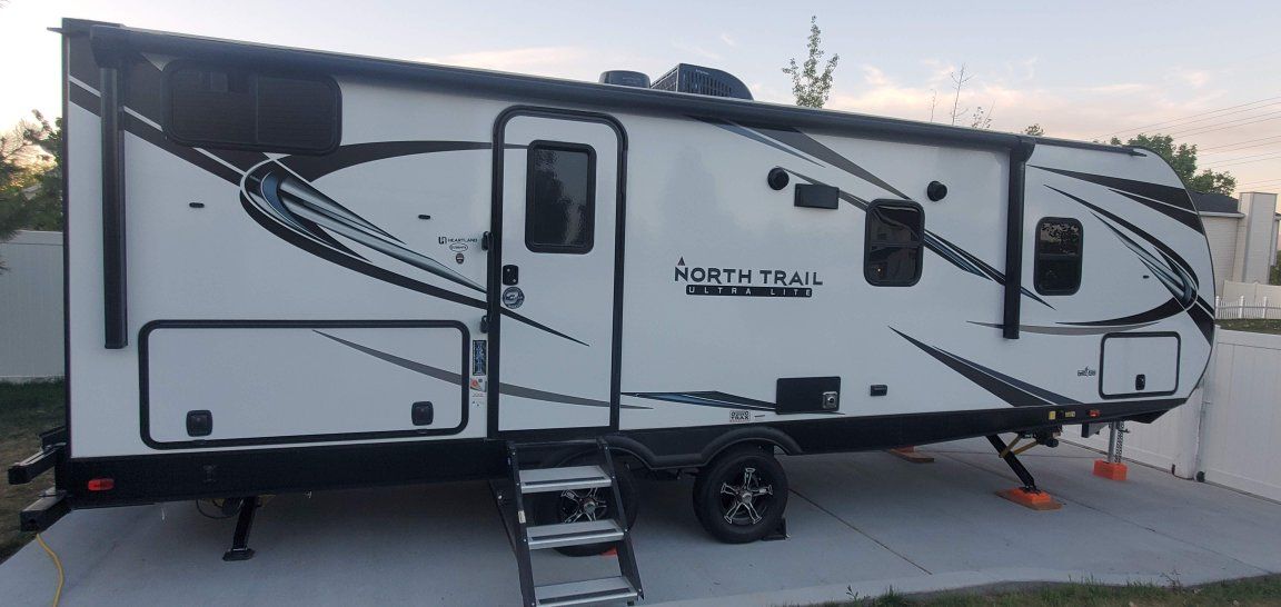 Heartland North Trail Ultra Lite Travel Trailer - Great Condition, Ready for Adventure!