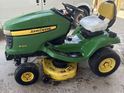2007 John Deere X304 Lawn Tractor