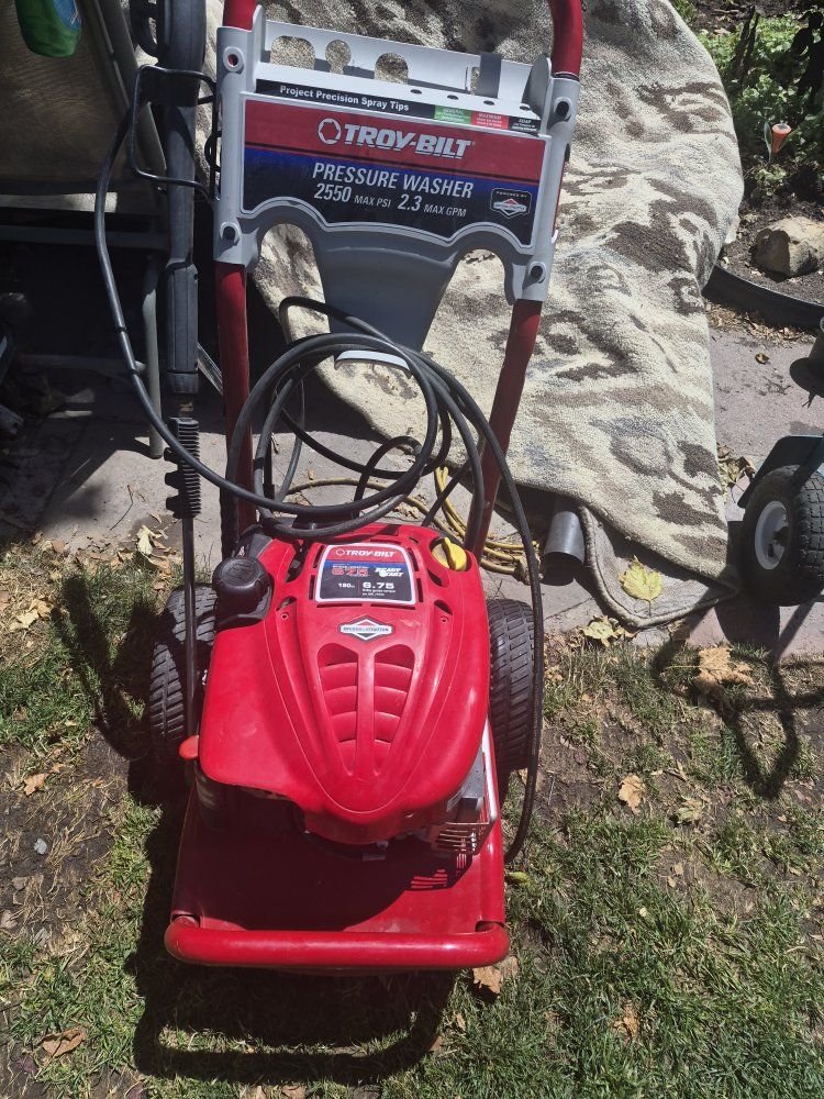 Troy-Bilt 2550 PSI 2.3 GPM Pressure Washer with Briggs & Stratton Engine