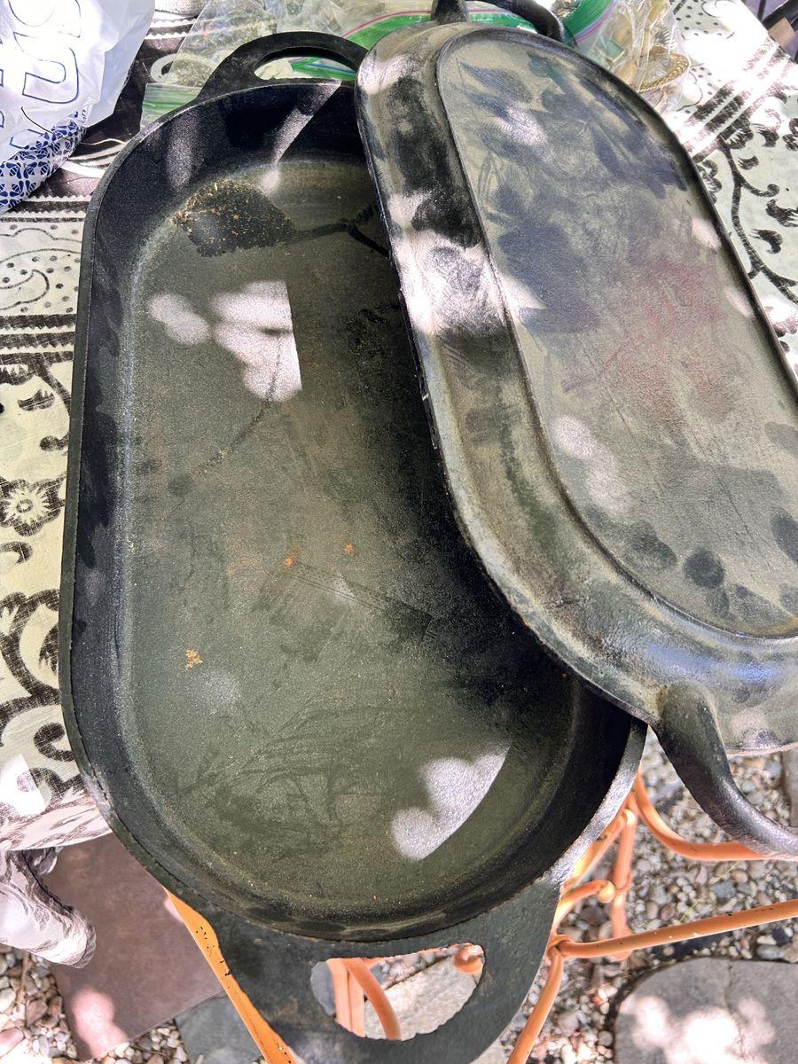 Rare Vintage Fish Fry Cast Iron with Lid