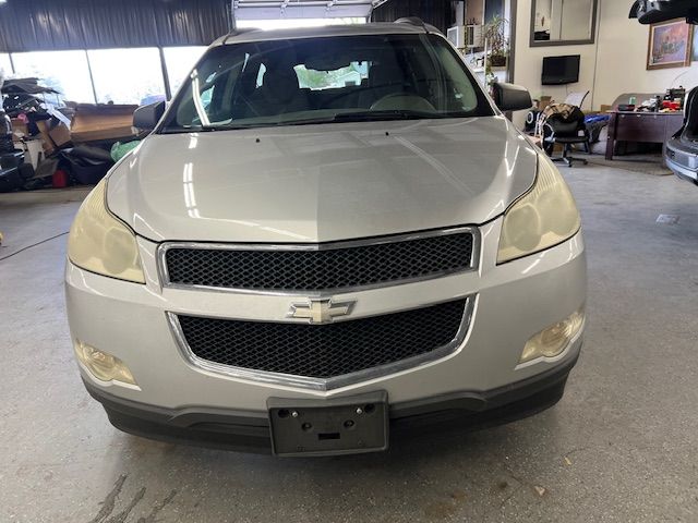 2011 CHEVROLET TRAVERSE LS