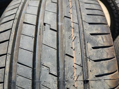 245/40r19 accelera radial