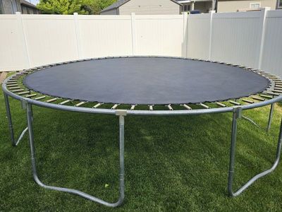 Trampoline hardly used
