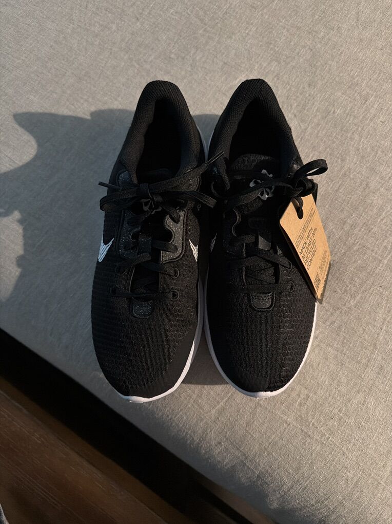 Womens Nike Shoes Size 10