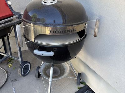 KettlePizza Outdoor Pizza Oven Kit for Weber Kettle Grills - Used, Great Condition