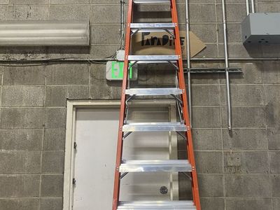 Louisville Ladder 12ft Fiberglass Stepladder 300 lbs Capacity FS1512 (Damaged Foot)