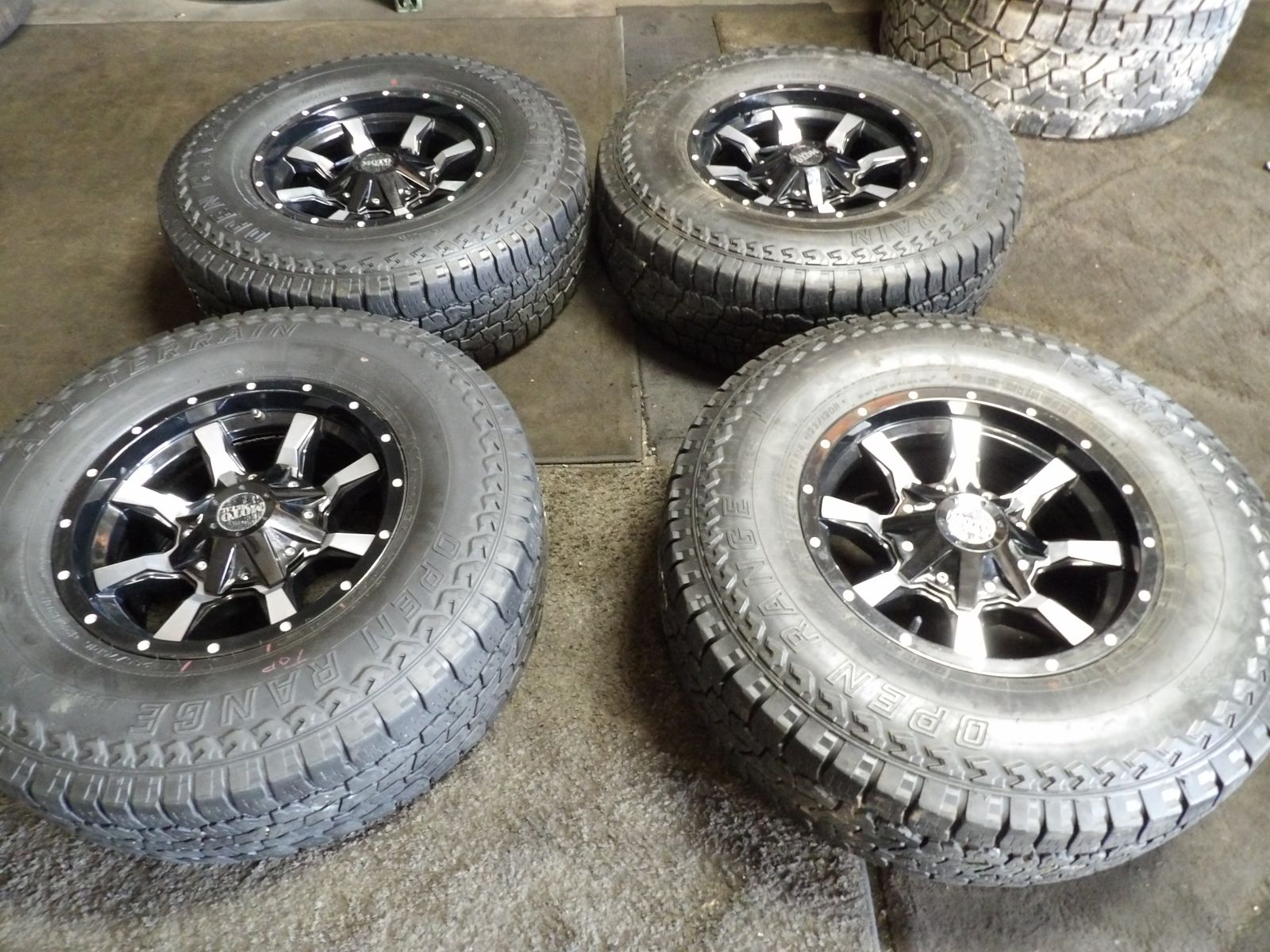 SET OF USED 16" INCH MOTO METAL WHEELS 6X135=6X5.5 AND TIRES 265/75R16 