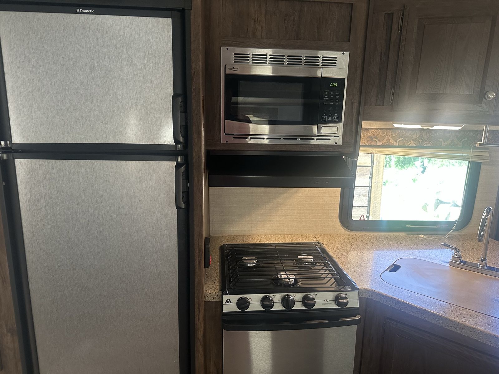 Main image 6