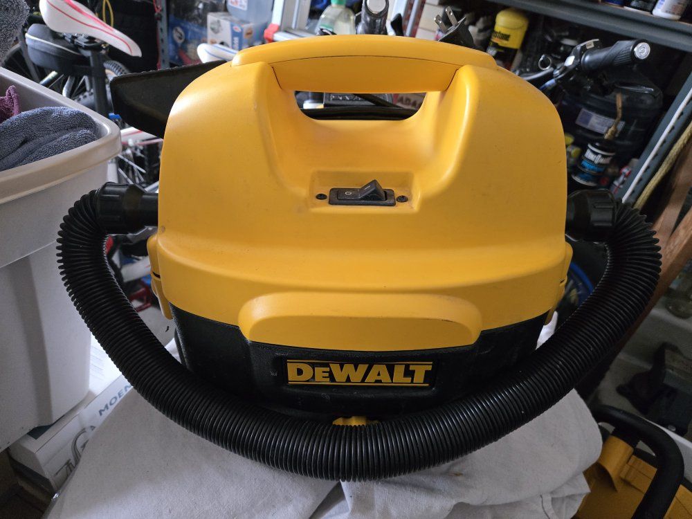 DEWALT CORDED OR CORDLESS WET/DRY VACUUM