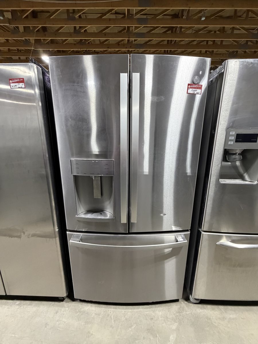 GREAT CONDITION GE STAINLESS FRENCH DOOR FRIDGE
