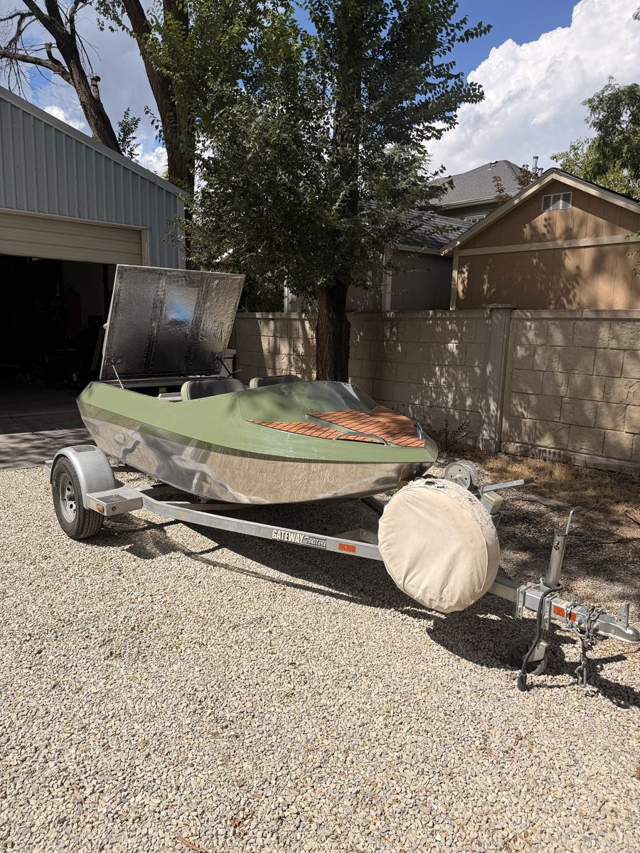 MotoJet Pioneer 115 mini jet boat