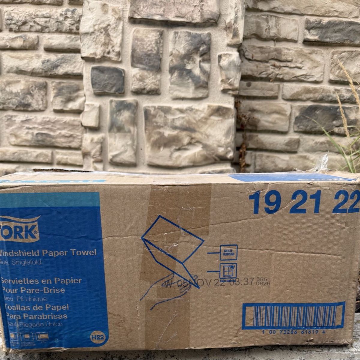 Tork Blue Singlefold Windshield Paper Towels 192122 H22