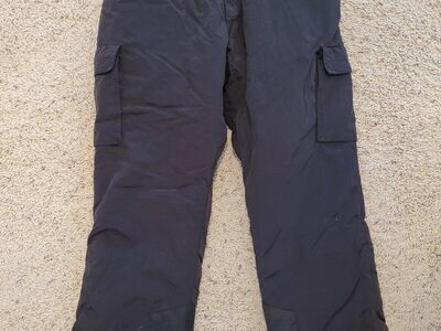 Kids Size M snow pants about a size 8