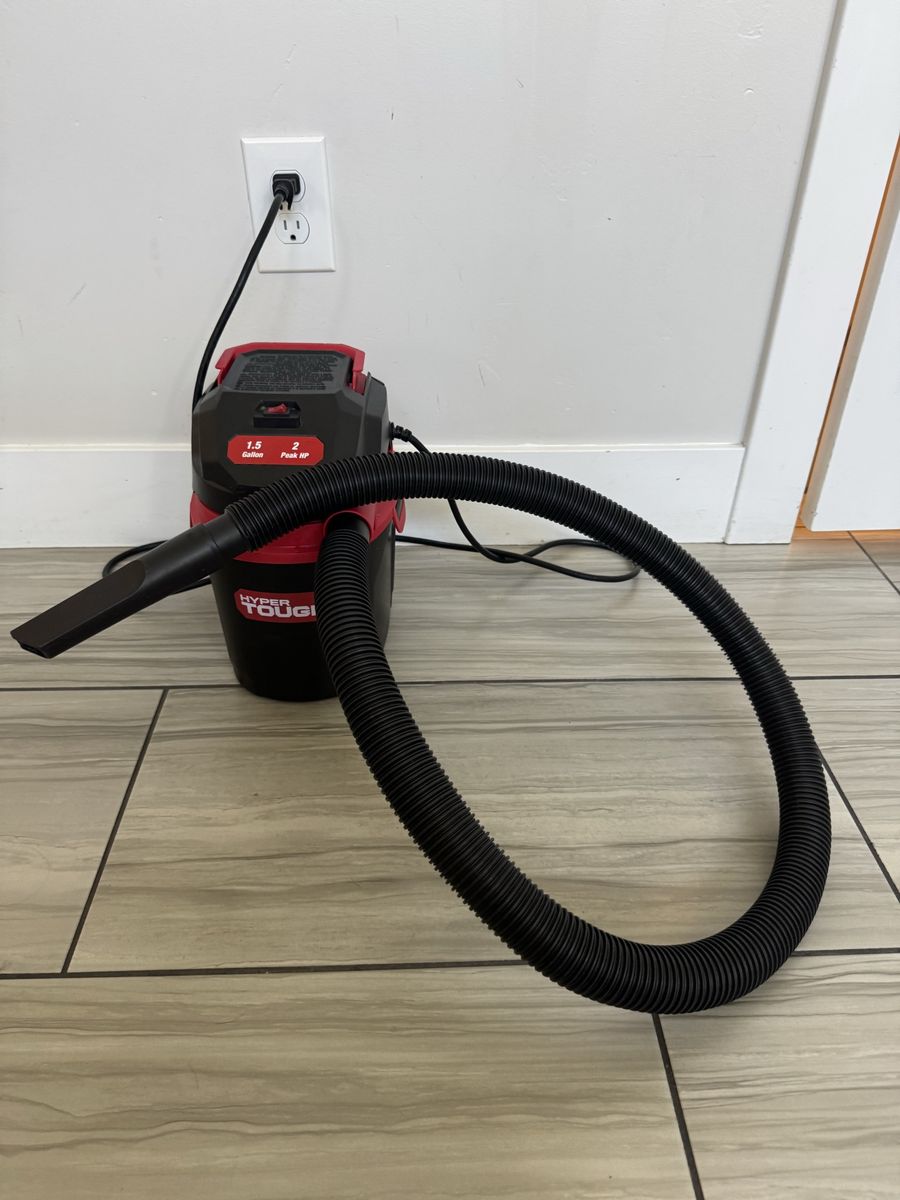Hyper Tough 1.5 Gallon 2 Peak HP Wet/Dry Vacuum