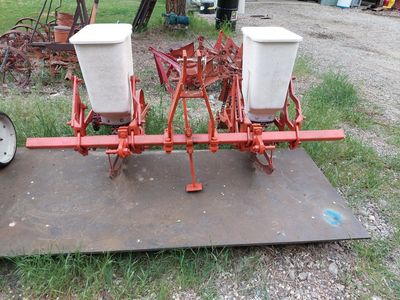 Allis Chalmers 2 row corn planter