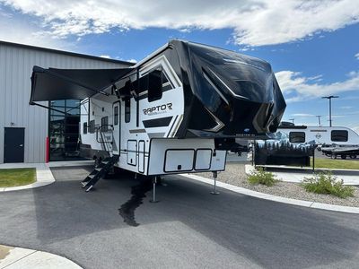 2025 Keystone Carbon 310 5th Wheel