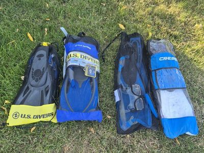 4 sets of snorkel gear and new beach umbrella