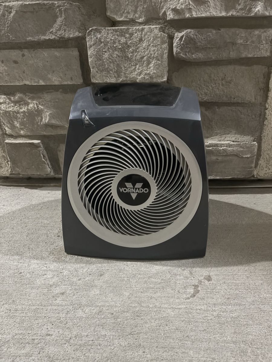 Vornado Heater/Fan - Whole Room Air Circulator, Gray - Used