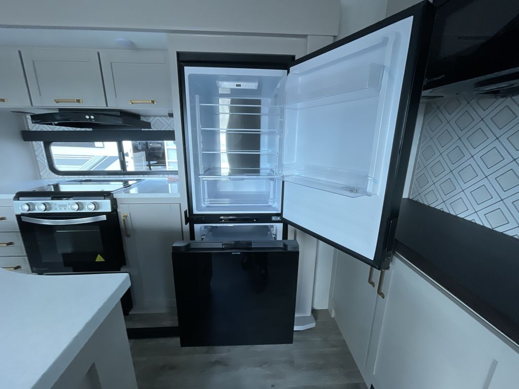 Main image 30