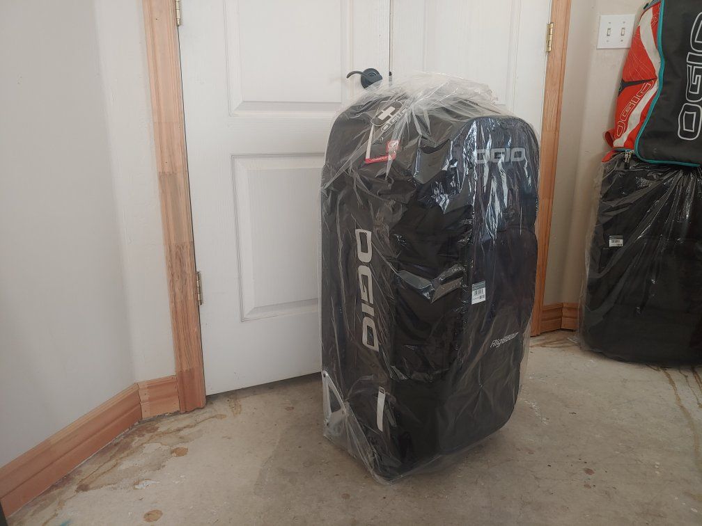 Brand New Ogio Rig 9800 Rolling Gear Bag