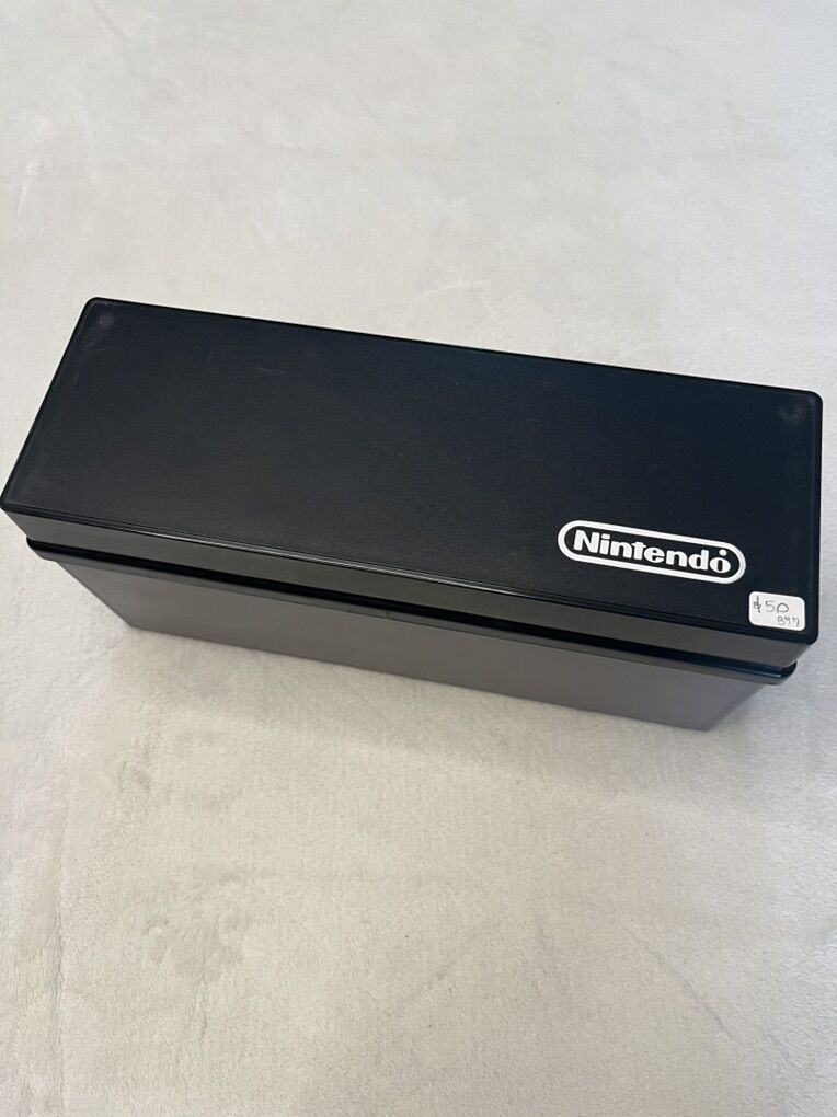 Vintage NES Game Caddy Storage Case