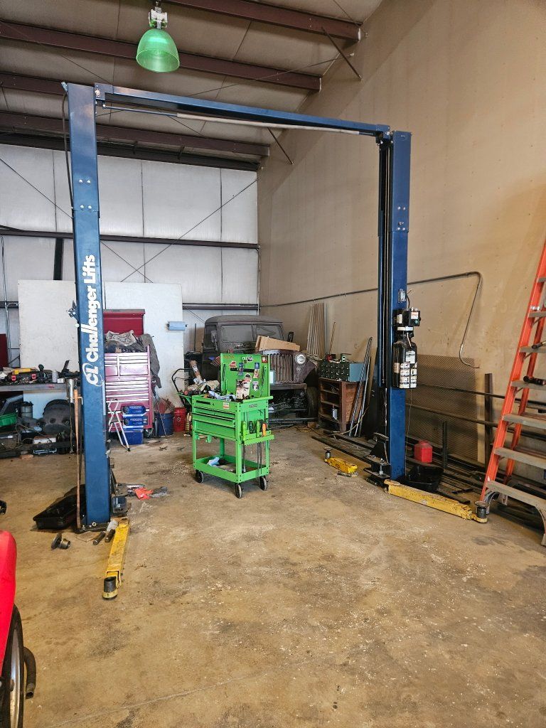 Challenger Lifts Blue 2-Post Hydraulic Automotive Car Lift