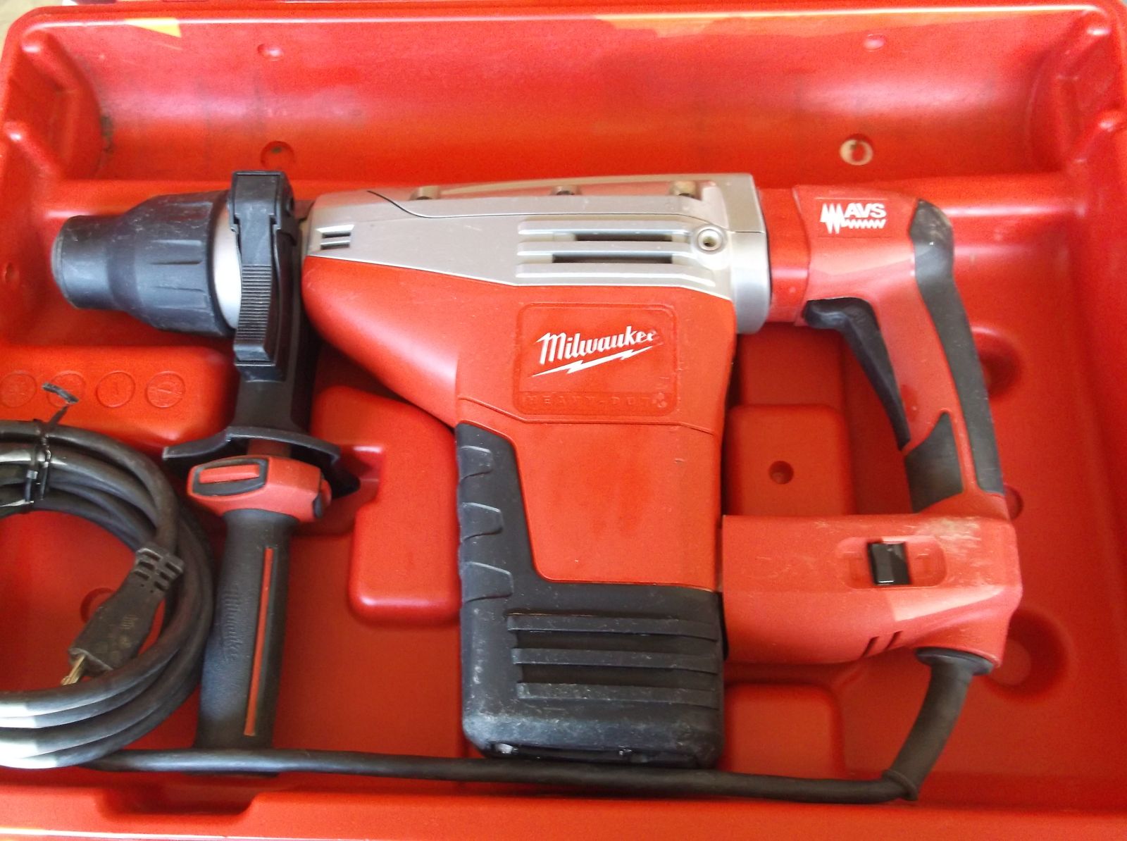 Milwaukee 1-3/4" SDS Rotary Hammer Drill with Case,120 Volt- 15 Amp