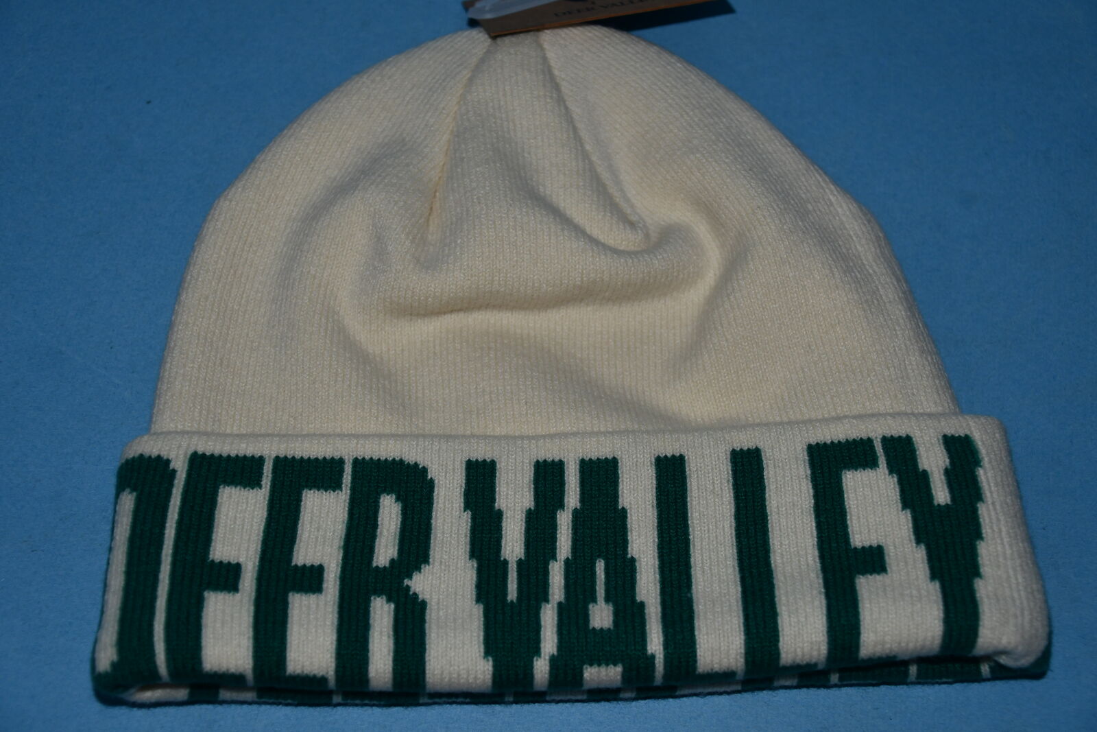 NWT DEER VALLEY HAT ~ ADULT S ~ CREAM with GREEN LETTERS ~ VERY NICE!