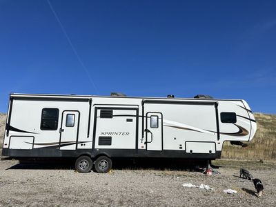 2021 Keystone Sprinter 35BH Bumper Pull Travel Trailer - Good Condition, 2 AC units