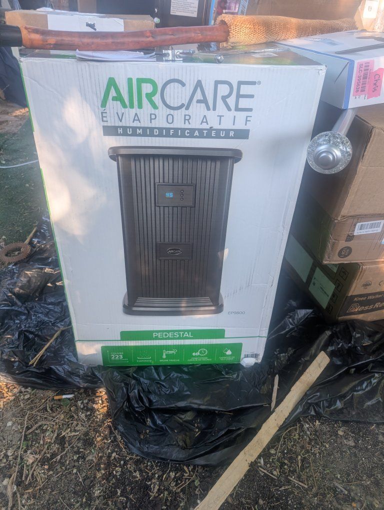 AIRCARE EP9800 Pedestal Evaporative Humidifier for up to 2,400 sq ft, 3.6 Gallon Tank, Dark Bronze