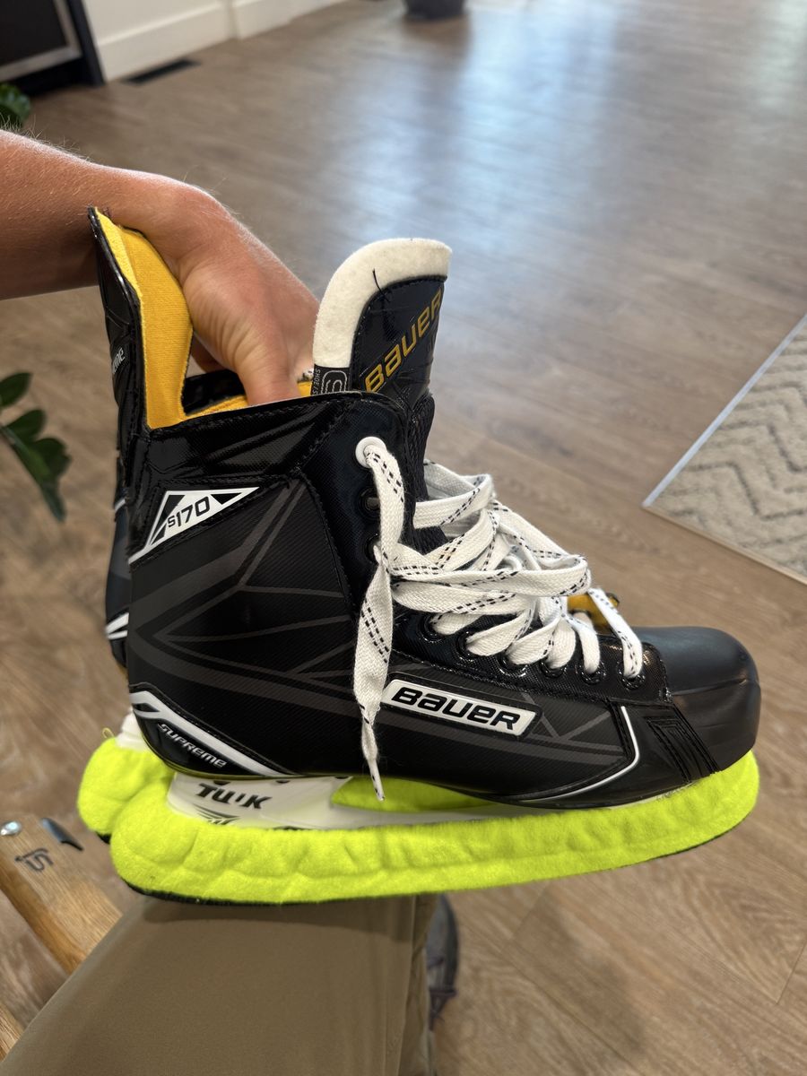 Bauer Supreme S170 Ice Hockey Skates Size 9.5D