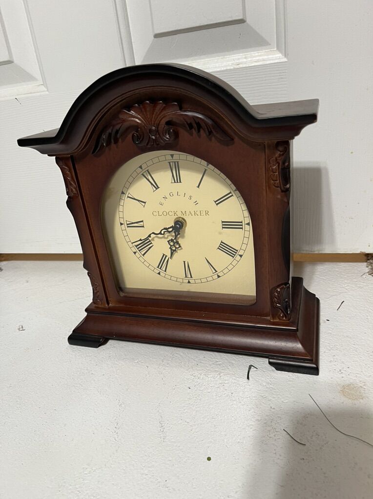 Wood old English mantle clock