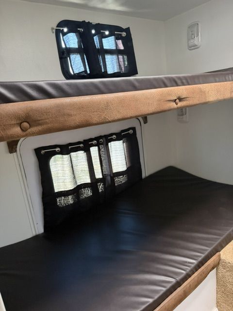 Main image 7