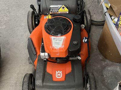 Husqvarna HU 775BBC lawn mower