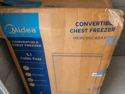 New Midea 5.1 cu ft Convertible Chest Freezer/Fridge