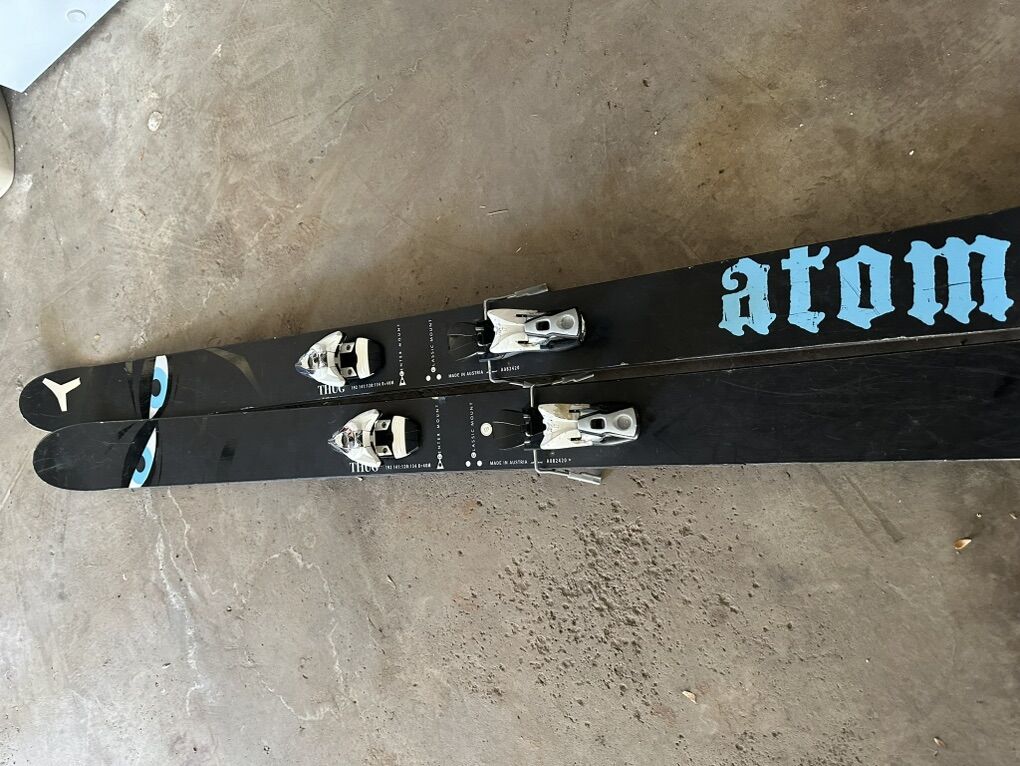 Atomic Skis