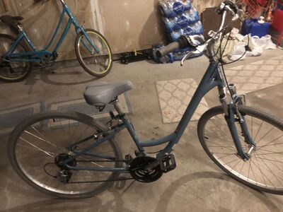 Specialized GLOBE comfort Bike