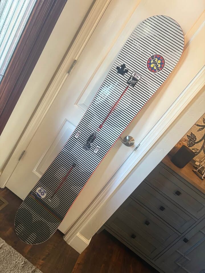 Burton Sherlock 163 snowboard $250 cash/venmo in Draper