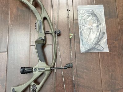 Hoyt RX7 Carbon Compound Hunting Bow right hand
