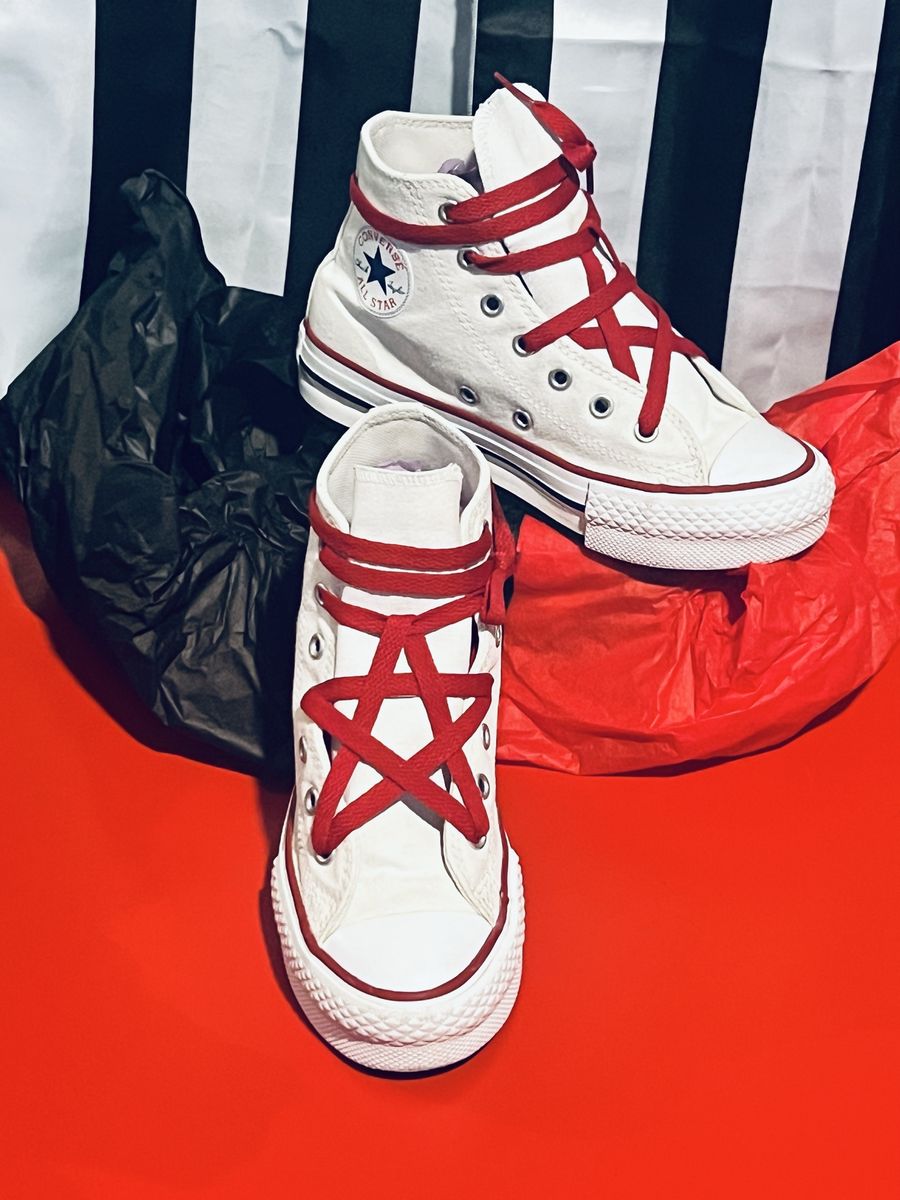 Youth size 2 white converse chuck taylor platform high tops